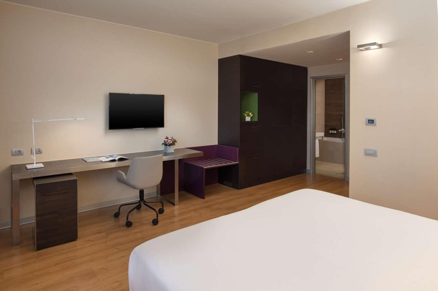 Junior Suite Extra Bed,1716997198:JPEG